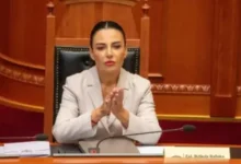 Photo of Судот потврди дека вицепремиерката на Албанија не смее да ја напушти државата и е под суспензија