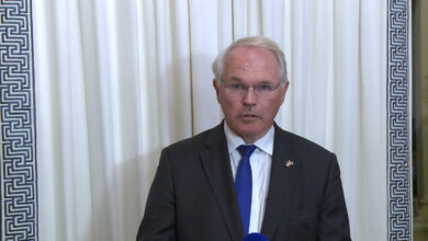 Photo of Кристофер Хил во Хаг: Хашим Тачи не беше командант на ОВК, тоа не беше организирана армија