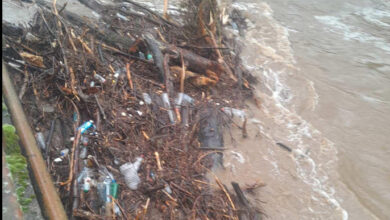 Photo of Се поставуваат вреќи песок кај Меморијалниот центар АСНОМ кај Пелинце за заштита од поплава