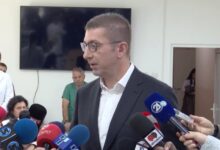 Photo of Мицкоски за случајот на Јанкуловска во Стразбур „удри“ по Кацарска.Во “тенк“и ги нарушила човековите права, а сега барала повисоки плати за нив  а удирала по пензионерите