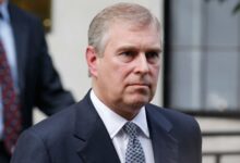 Photo of Скандал: Екс принцот Ендру носел проститутки во Бакингамската палата, кралицата Елизабета знаела