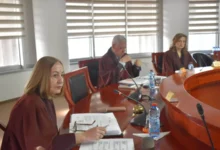 Photo of Владата на Ковачевски ги намалила платите на судиите и обвинителите, Уставен одлучил: „Со намалување на платите, не ви е загрозена независноста, тие и натаму ви се меѓу најголемите во државата!“