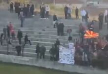 Photo of ВИДЕО: Скандалозен говор на омраза на трибините во Прилеп, играчите на Шкендија нападнати во соблекувална
