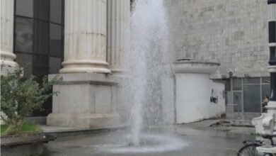 Photo of Мини „водна фонтана“ меѓу зградите предизвика поплава кај АЕК