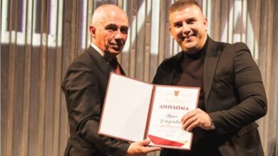 Photo of „Убо дете е“: Општина Битола му додели годишна награда за заслуги на полицаец што отворил фејсбук-страница
