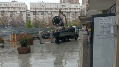 Photo of ФОТО: Отстранети барокните канделабри од плоштадот „ВМРО“