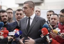 Photo of Крилото на Села преминува во опозиција, Мицкоски порача: Владата нема потреба од нови партнери