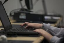 Photo of Државата прво им одобри, а потоа им ги укина ваучерите на постдипломците