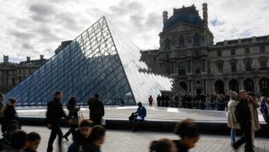 Photo of Уште четири лица уапсени во врска со грабежот во Лувр