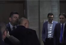 Photo of „Ајде, знам дека сакаш да ми ги штипнеш ушите“: Се судрија Бојко Борисов, Ивајло Мирчев и Асен Василев