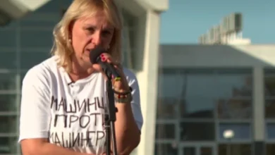 Photo of Пред српското Собрание почна штрајк со глад мајка на дете загинато во падот на бетонската настрешница во Нови Сад