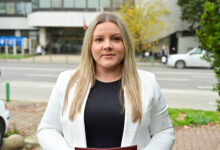 Photo of (ВИДЕО) Кузмановска: Нов удар врз младите, ДПМНЕ ги намалува парите за студентски стандард за 7,3 милиони евра во Буџетот