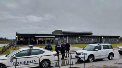 Photo of (ФОТО+ВИДЕО) Се полни судницата во Идризово за почетокот на судењето за „Пулс“. Видливо големо полицициско обезбедување