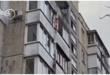 Photo of (ВИДЕО) Потресна снимка од Киев: Врзале ќебиња за да избегаат од запалениот стан