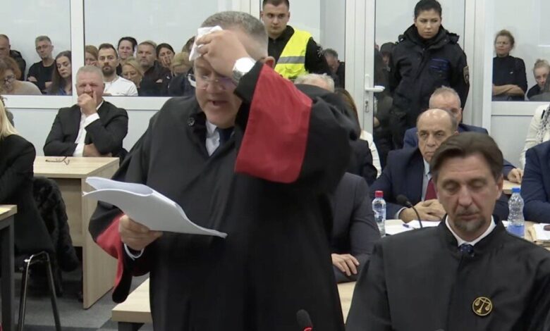 Photo of (ВИДЕО) За три минути изгорел плафонот, пиротехниката ја договориле газдата Деко и Панчо, ја активирал битбоксерот Мартин, кажа обвинителот Јанев