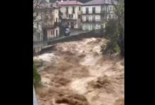 Photo of (Видео) Италија под вода: свлечишта рушат згради, жители на покриви чекаат спасување