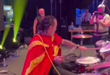 Photo of (Видео) Лукас обвиен со македонско знаме ја изведува „Јовано Јованке“, по приведувањето напиша „Ја сакам Македонија“