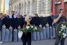 Photo of (Видео) Трагедија, гнев и отпор – Србија се поклонува пред жртвите од Нови Сад