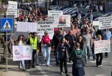 Photo of Жителите на Тузла денес протестираат поради трагедијата во Пензионерскиот дом и подведувањето малолетнички