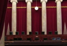 Photo of Врховниот суд на САД отфрли барање за преиспитување на пресуда за истополови бракови од 2015 година