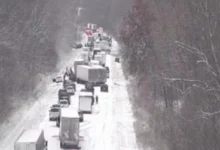Photo of Снежна бура во САД: Откажани речиси 500 летови, верижен судир помеѓу 45 возила во Индијана