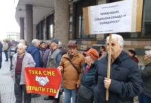 Photo of Пензионерите од пред Уставниот суд порачаа, доста е со поделби, со процентуално зголемување на пензиите ќе немаме за леб