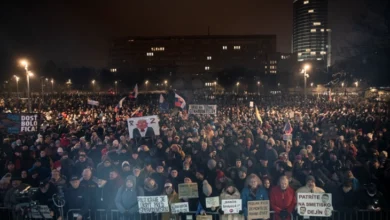 Photo of Словаците излегоа на протести низ земјата со барање за оставка на премиерот Фицо