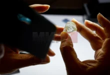 Photo of Двајца другари од Индија, пронашле дијамант вреден 50.000 евра, со парите ќе ги мажат сестрите