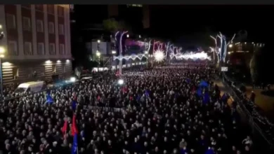 Photo of Голем национален протест пред владата во Тирана, фрлани молотови коктели, повреден полицаец