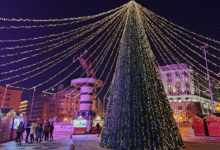 Photo of Украдена елка и украдени и оштетени украси на плоштадот „Македонија“