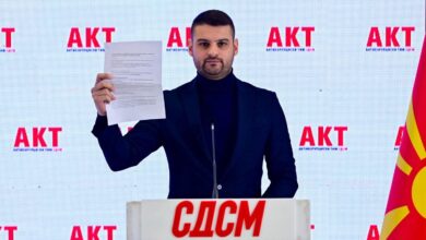 Photo of СДСМ: Свиркач открива нови детали за тендерот во Пошта: Како се пумпаат 300.000 евра годишно