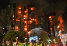 Photo of 11 уапсени по смртоносниот пожар во Хонг Конг, мрежата на скелињата не ги исполнувала противпожарните стандарди