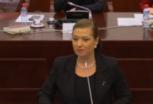 Photo of Кавга во парламентот: Василевска бара изземање на Апасиев