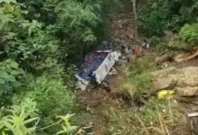 Photo of Трагедија во Колумбија: Автобус полн со средношколци падна во провалија, 12 мртви