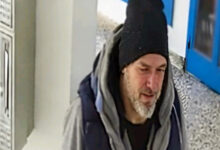 Photo of (Видео) Маж во Белград нападнал баба со нож пред нејзиниот внук во зграда