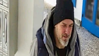 Photo of (Видео) Маж во Белград нападнал баба со нож пред нејзиниот внук во зграда