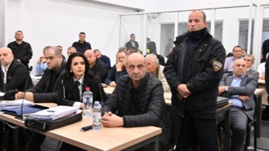 Photo of Преживеан со преврзана глава дојдe во „Идризово“ очи в очи со Деко