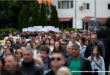 Photo of Дали судницата се претвори во „Струшки вечери на поезијата“, прашаа родителите на загинатите деца на денешниот марш во Кочани