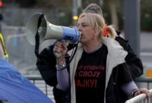 Photo of Дијана Хрка го напушти просторот пред српскиот Парламент: „Повеќе нема да знаете каде сум“