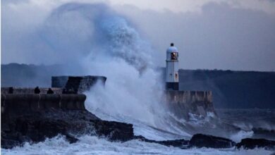 Photo of Бурата „Брам“ ја погоди Велика Британија, откажани летови и затворени патишта