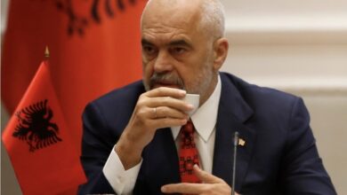 Photo of Еди Рама со жестоки критики до министрите и директорите кои вработуваат свои луѓе