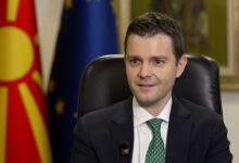 Photo of Нема да примаме мигранти, ниту одбиени баратели на азил од Обединетото Кралство – вели Муцунски