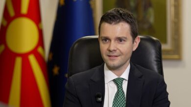 Photo of Нема да примаме мигранти, ниту одбиени баратели на азил од Обединетото Кралство – вели Муцунски