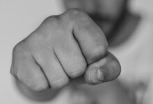 Photo of Драма на автопатот Гостивар – Тетово: Ги пресретнале со ротација им го пресекле патот, па ги истепале