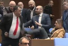 Photo of ВИДЕО: Тепачка во Собранието на Бугарија: летаа клоци и боксови