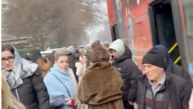 Photo of Викање и пцуење по шоферот: хаос се случи откако автобус на ЈСП доцнел, па се расипал на втора станица