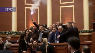 Photo of (Видео) Тепачка во албанскиот парламент