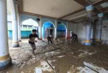 Photo of Поплави во Индонезија: Најмалку 883 загинати, а над 500 луѓе се водат како исчезнати