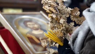 Photo of Православните христијани утре го слават Бадник, задутре Божиќ