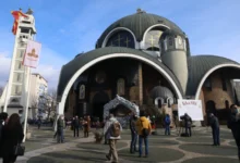 Photo of Пред Соборниот храм во Скопје традиционална прослава на Бадник